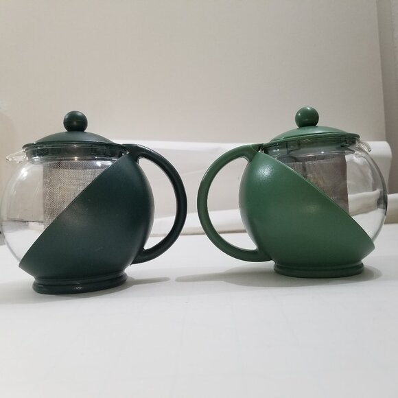 Tea maker (2 total). One in green and the other in ligher green - Picture 2 of 11